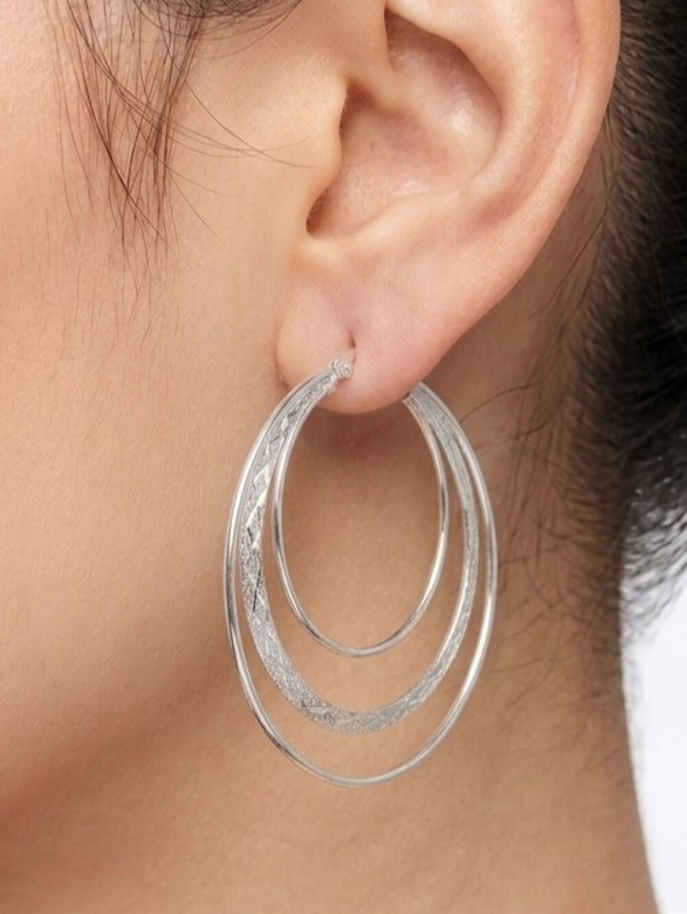 NWT Silver Hoop Earrings Elegant Women Jewelry Feminine Minimalist Work Party